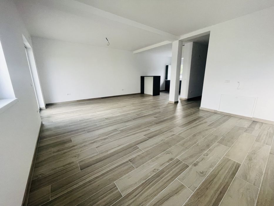 Casa in zona selecta, in Sanandrei direct de la proprietar .