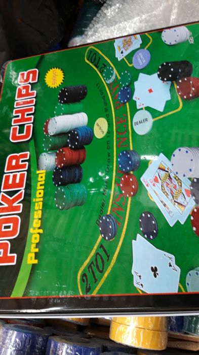 Set poker 500 jetoane imprimate. 4 gr. Cutie tabla. Nou!