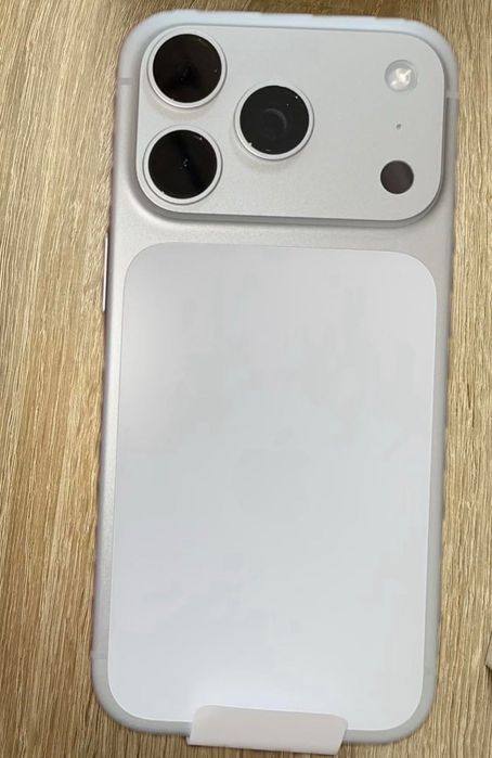 NEW iPhone 17 pro 512GB - US