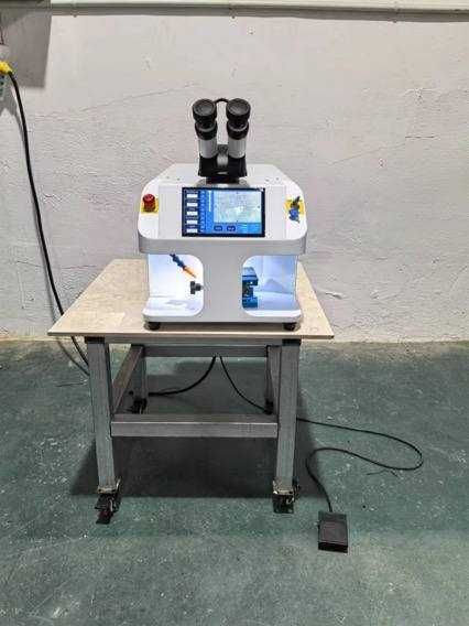 Лазерный сварочный аппарат 200W для ювелирных изделий (YAG Laser)