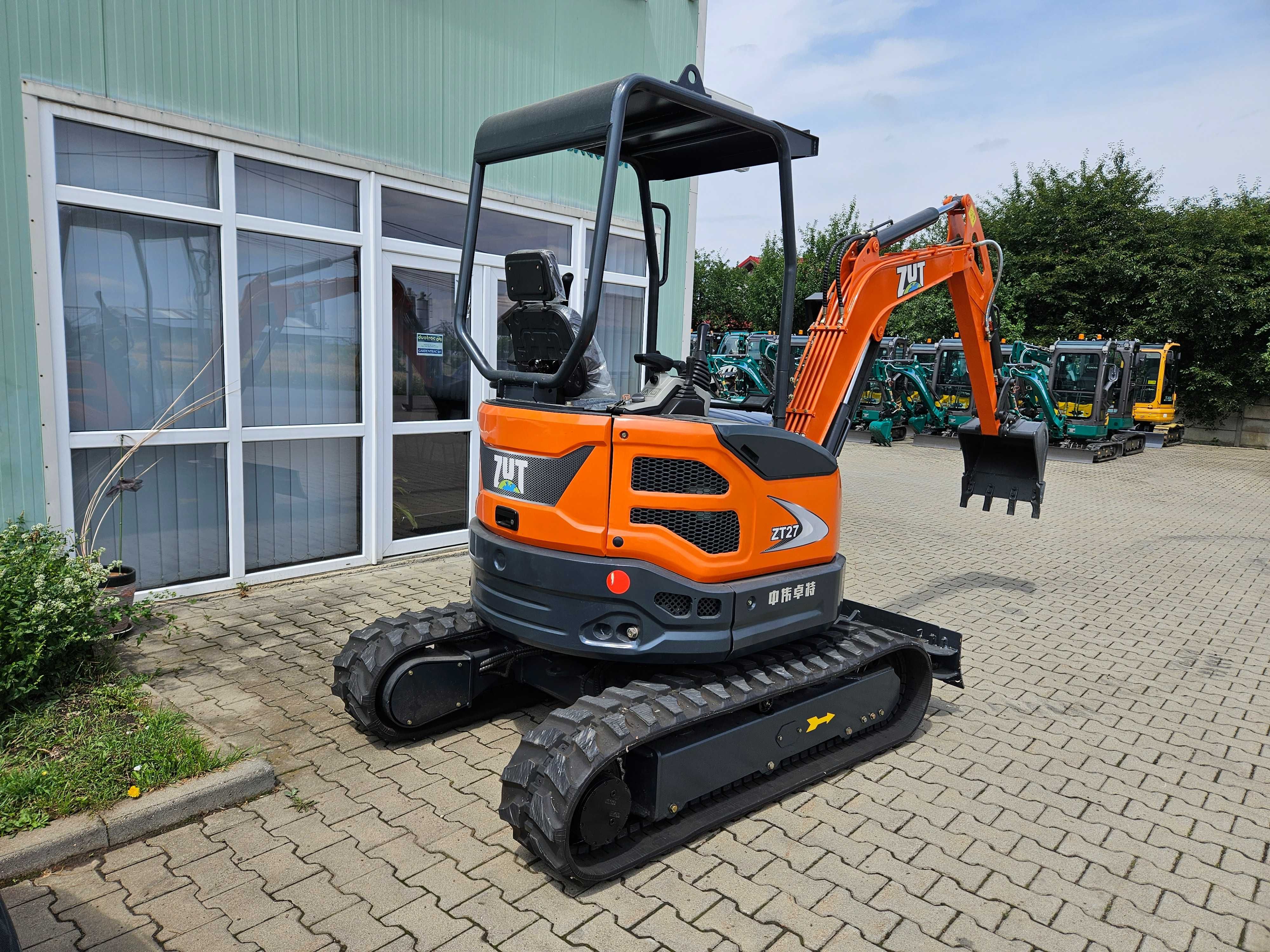 Excavator nou  ZUT 2.45T motor Yanmar stagiul V