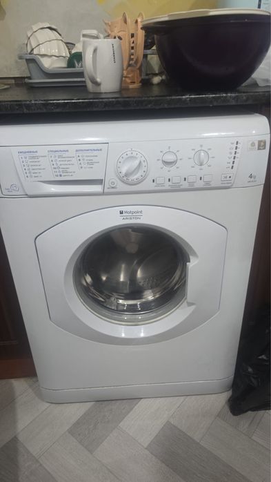 Продам на запчасти стиральную машину