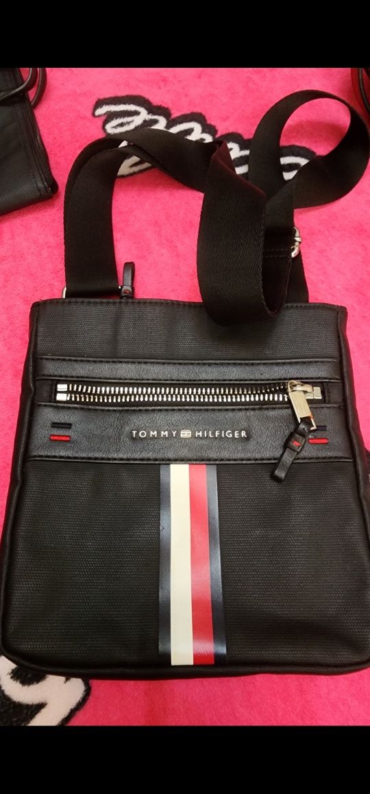 Сумка Tommy Hilfiger оригинал состояние отличное