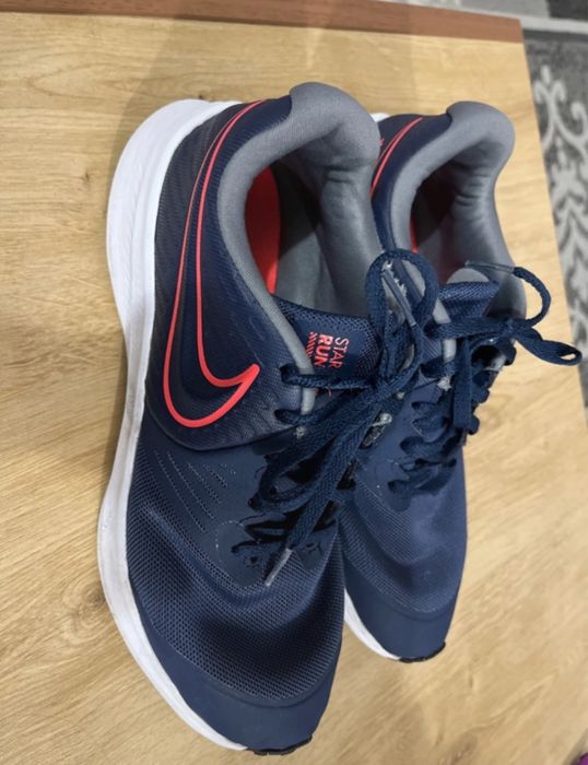 Adidasi Nike alergare