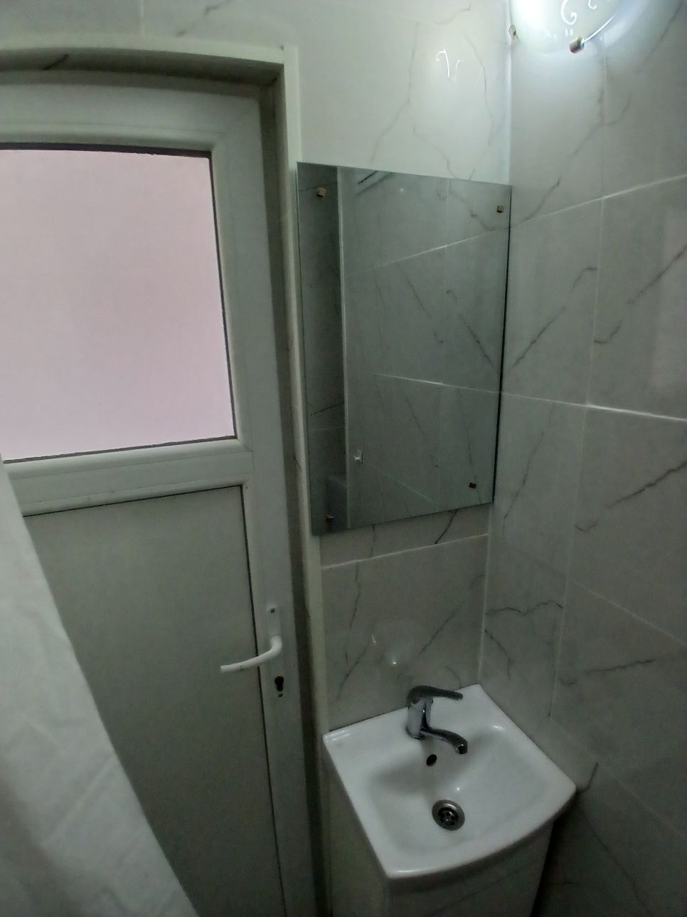 Inchiriez garsoniera Arad
