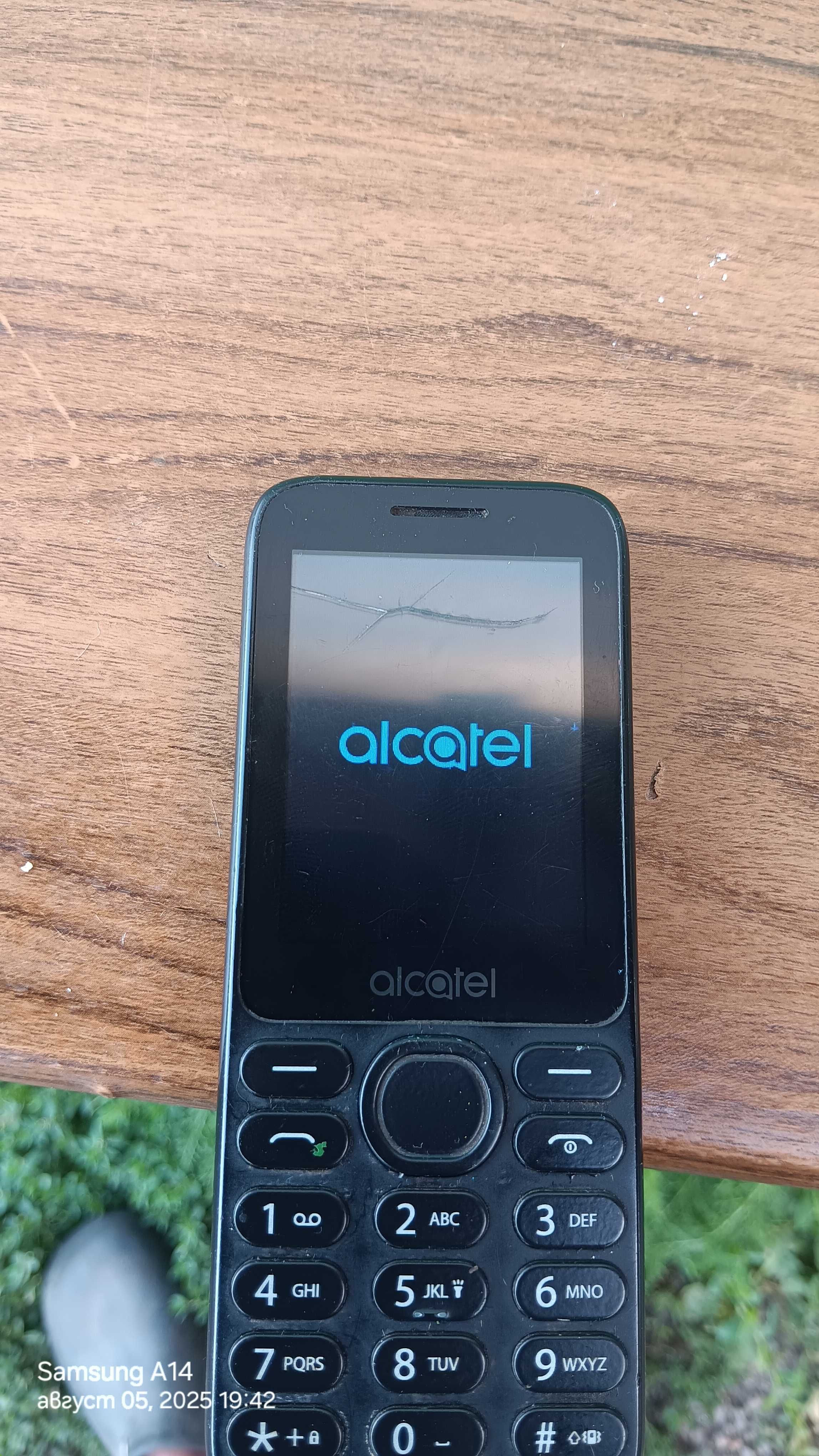 Запазен работещ телефон Алкател  4G