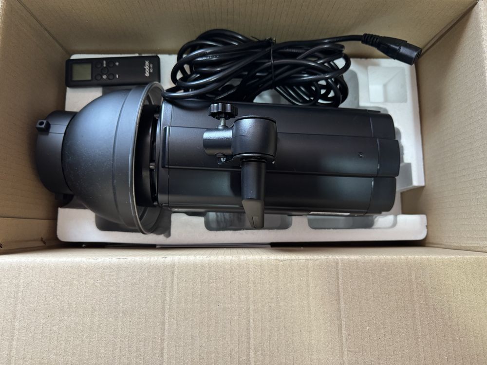 Диодно осветление GODOX SL-100W