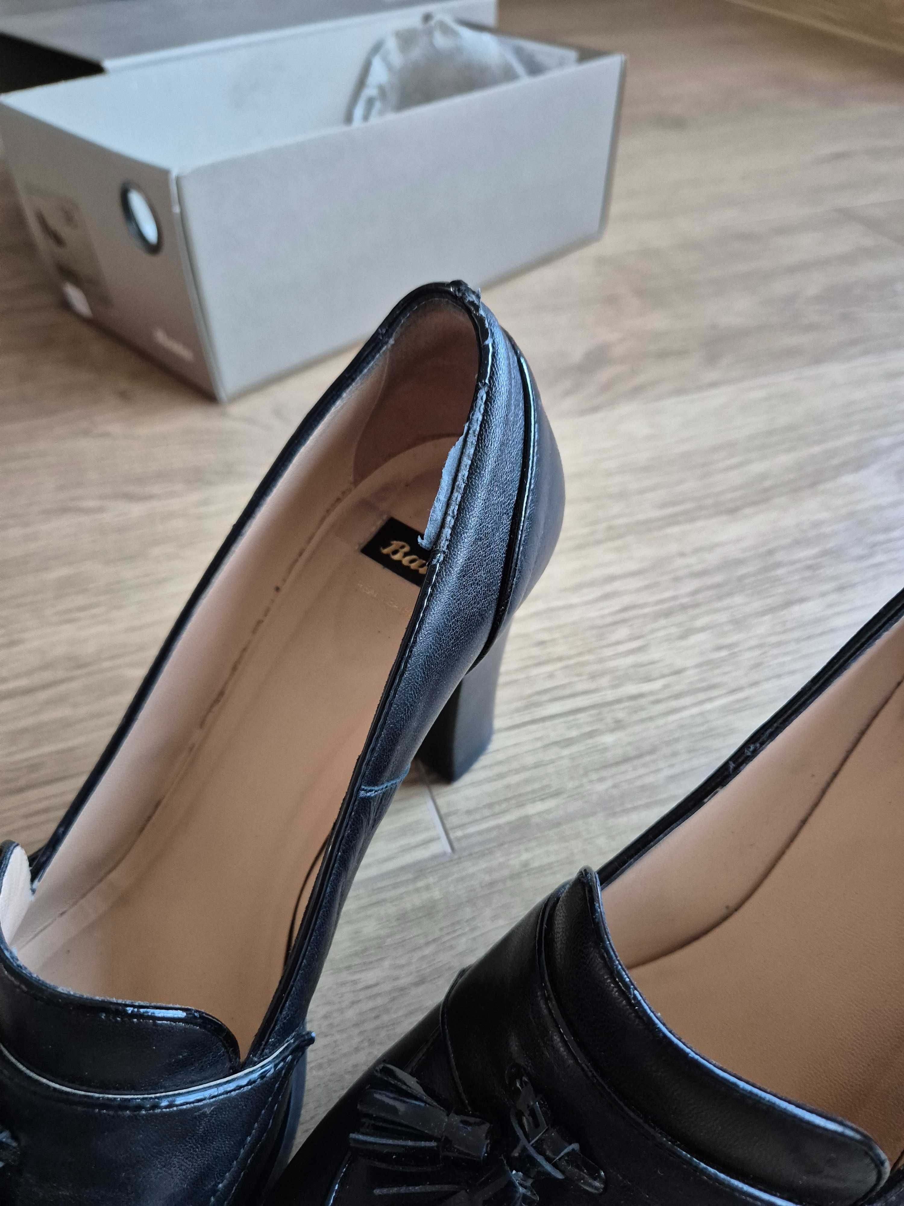 Кожени обувки на ток Bata