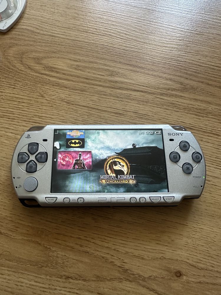 Psp 2004- editie limitata final fantasy modat