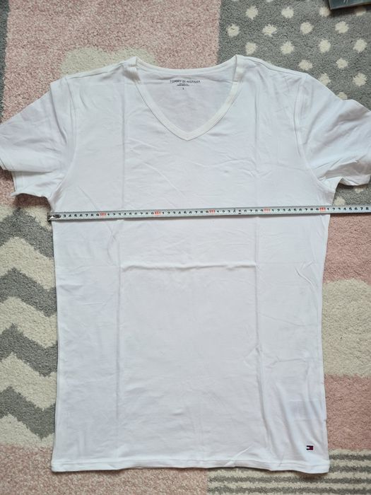 Tricou Tommy Hilfiger marime M-L