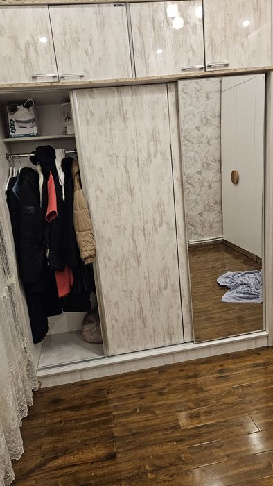 Шкаф купе . . . . .