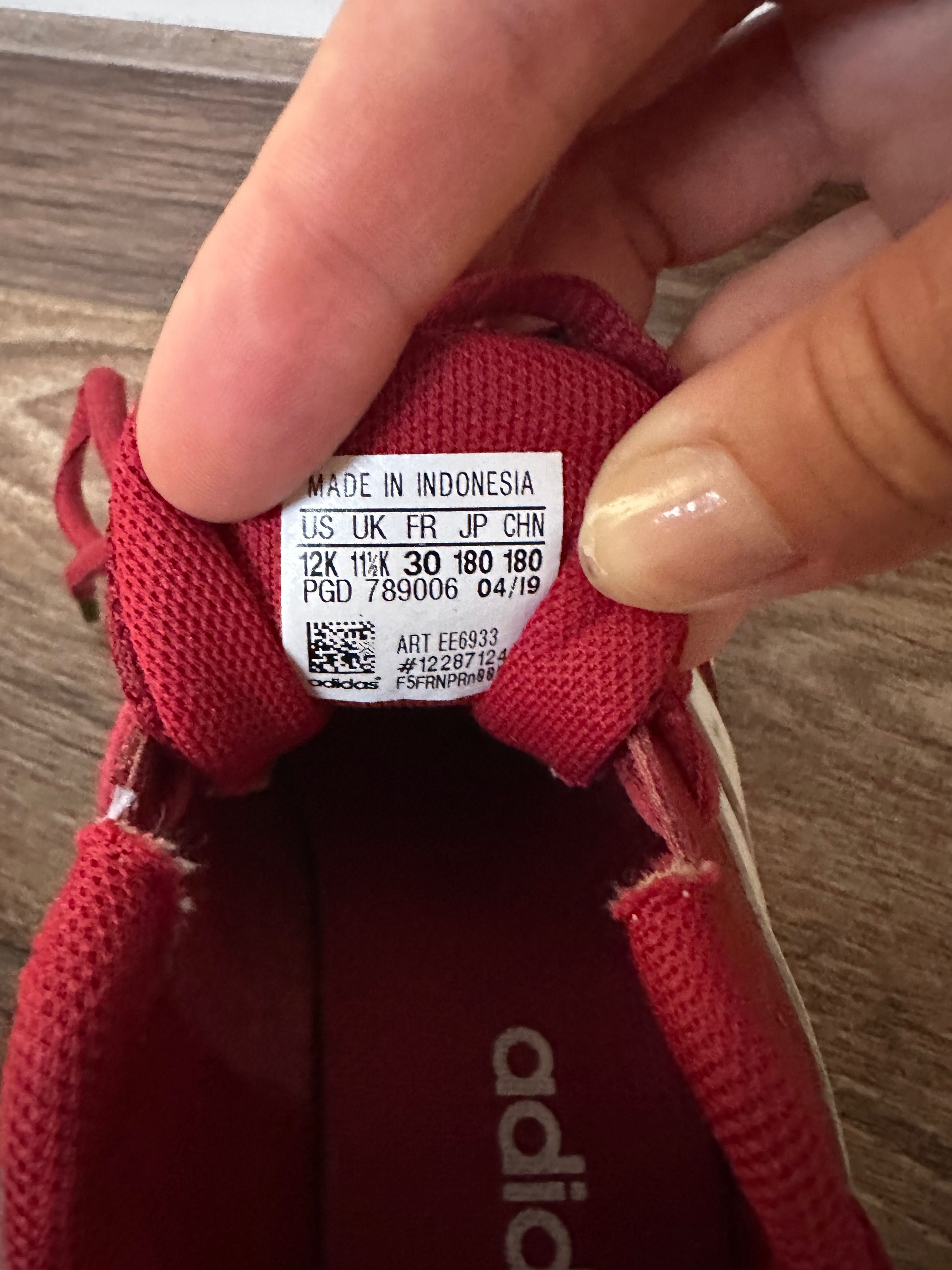 Маратонки adidas