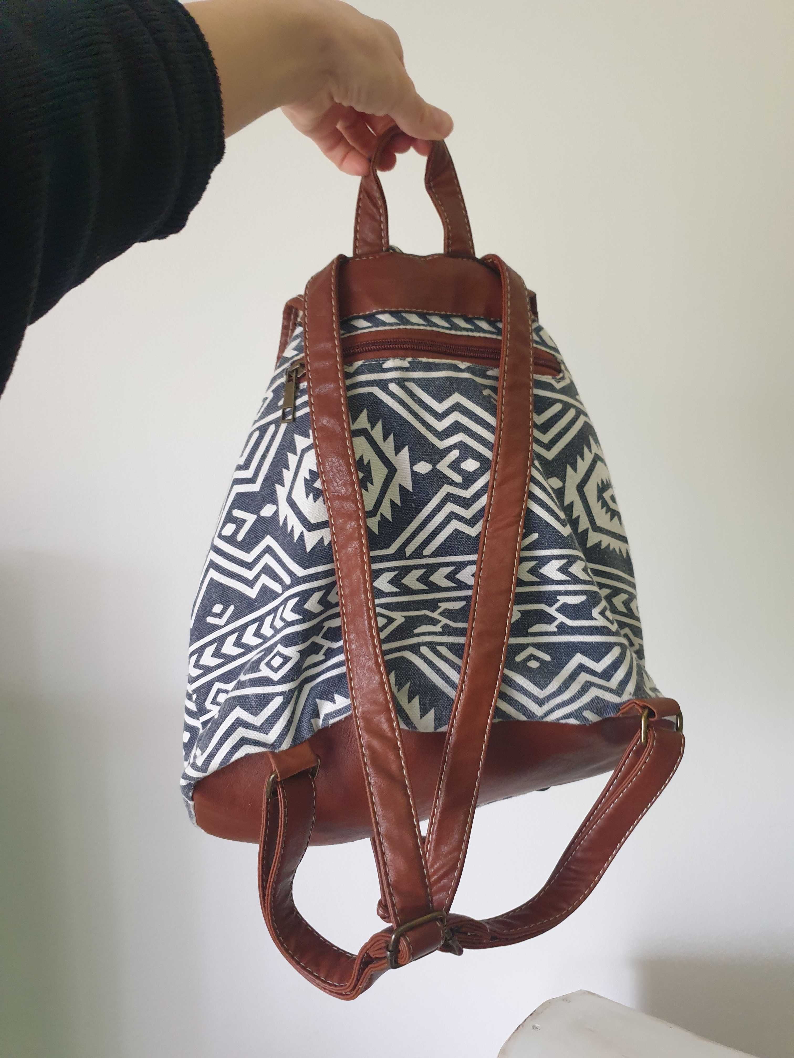Rucsac cu buzunare