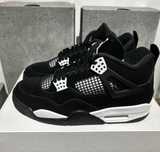 Nou! Jordan 4 white thunder