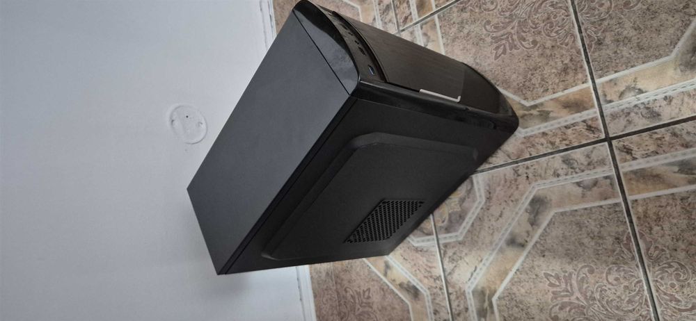 unitate PC i7 6700k 8gb ddr4 ssd120 GTX 660 Ti sursa prof 560W