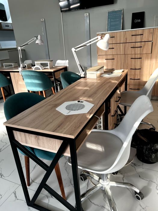 Продам стол для маникюра