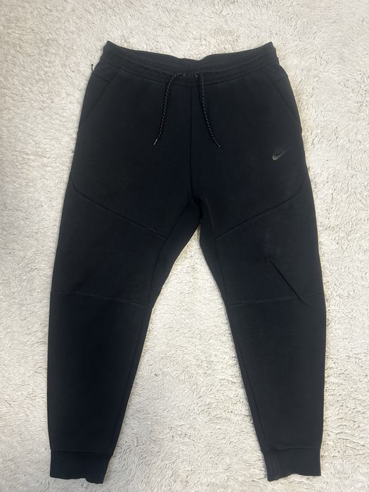 Pantaloni nike tech