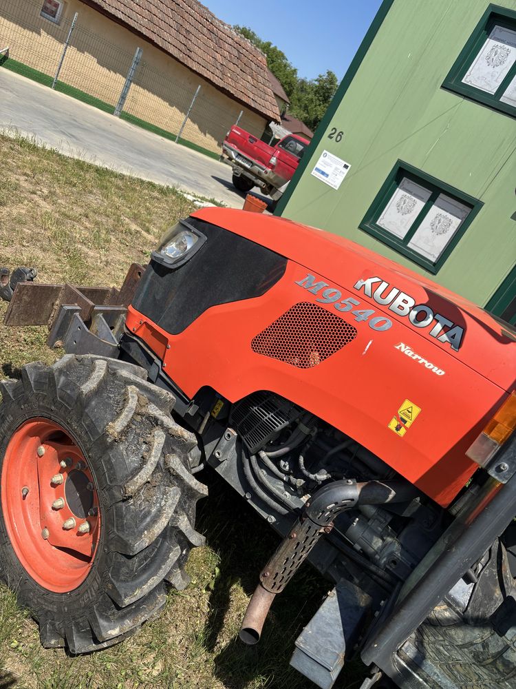 Kubota M9540 Narrow