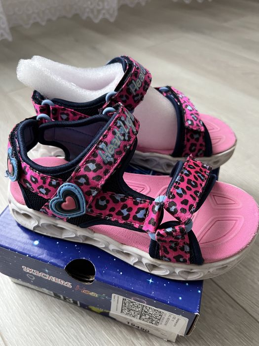 Продам сандалии