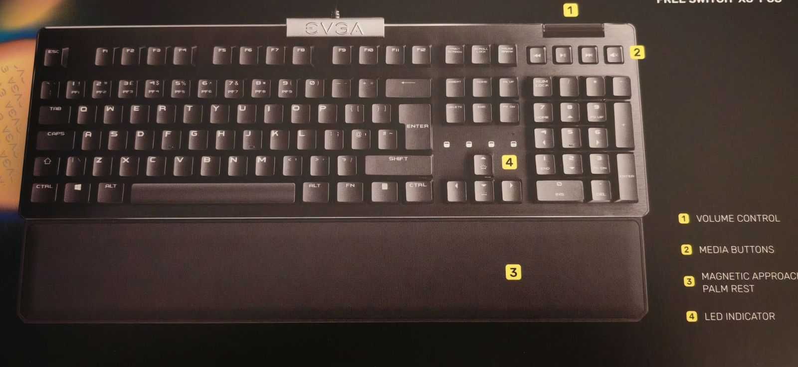 Геймърска клавиатура EVGA Z15 RGB механична Черен  НОВА !