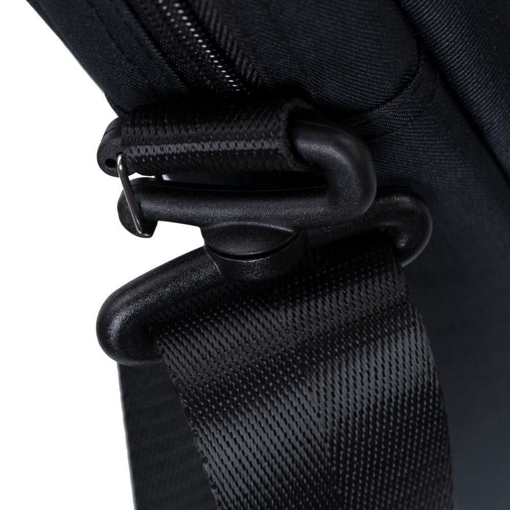 ^ Сумка RIVACASE 8335 black Laptop bag 15.6" / 6