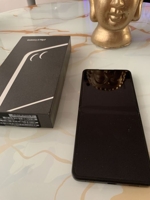Samsung z flip 7 NOU