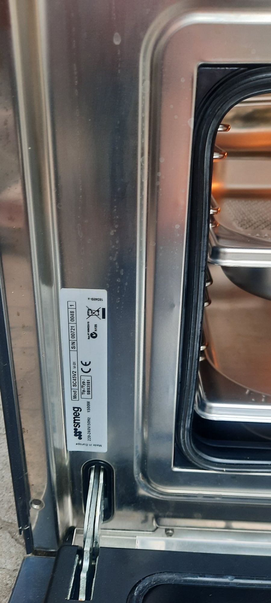 SMEG Фурна на пара  за Вграждане във отлично оригинално състояние