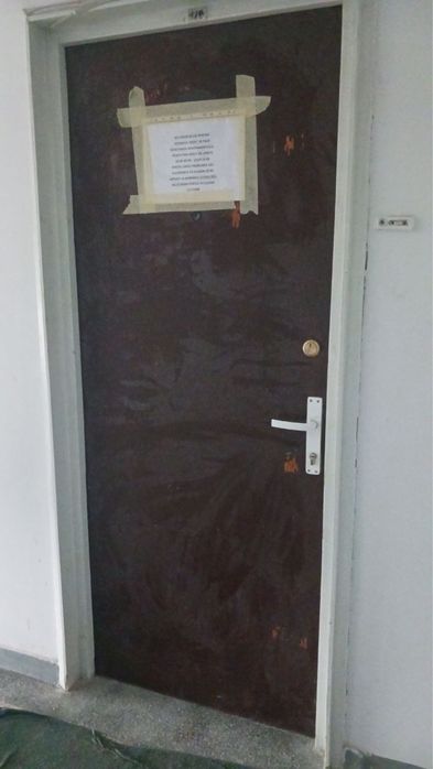 Vând ușa din lemn 200x90