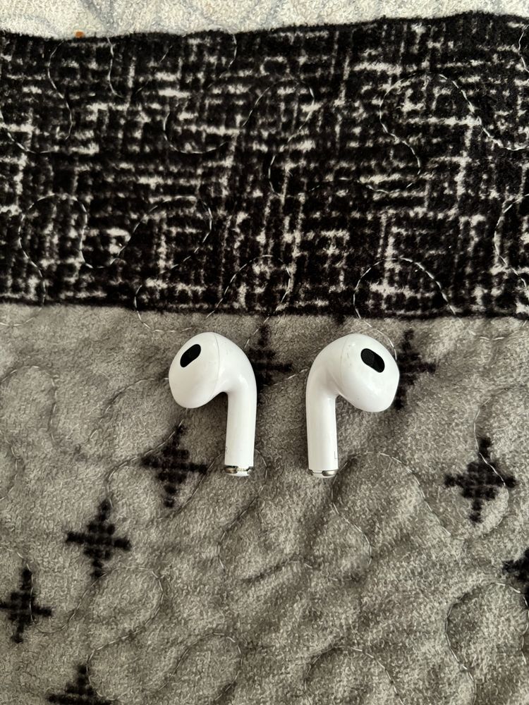 Airpods 3 поколения без кейса