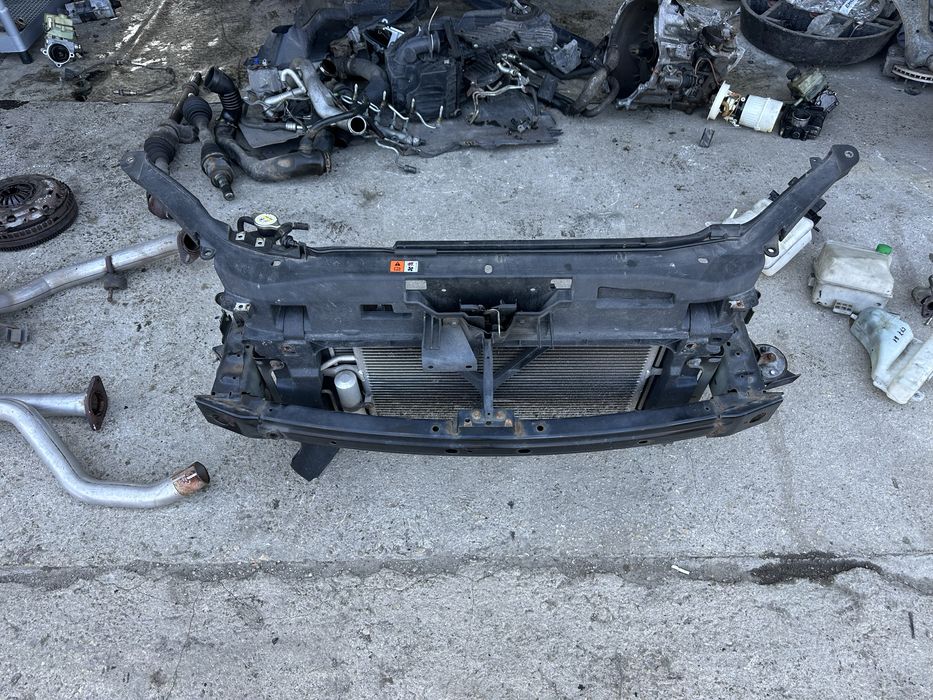 Преден панел/Очиларка за Мазда 5!