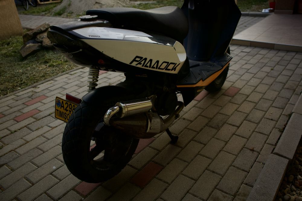 Vand Scuter Padock