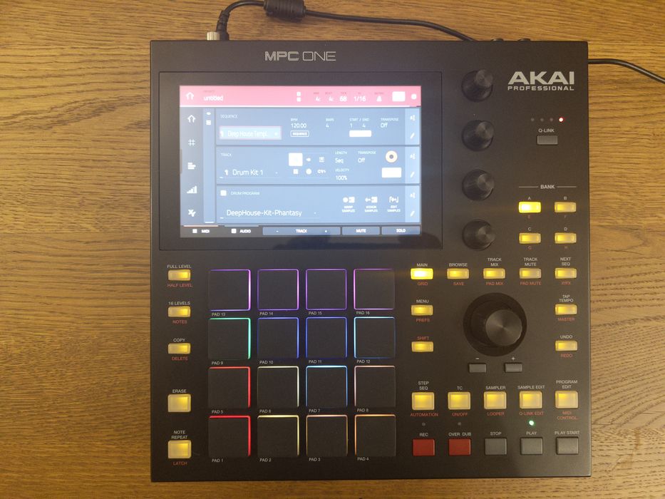 Akai MPC One Семплер