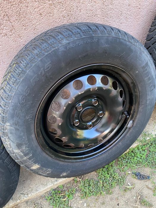 Anvelope iarna cu jante de otel R15 195/65