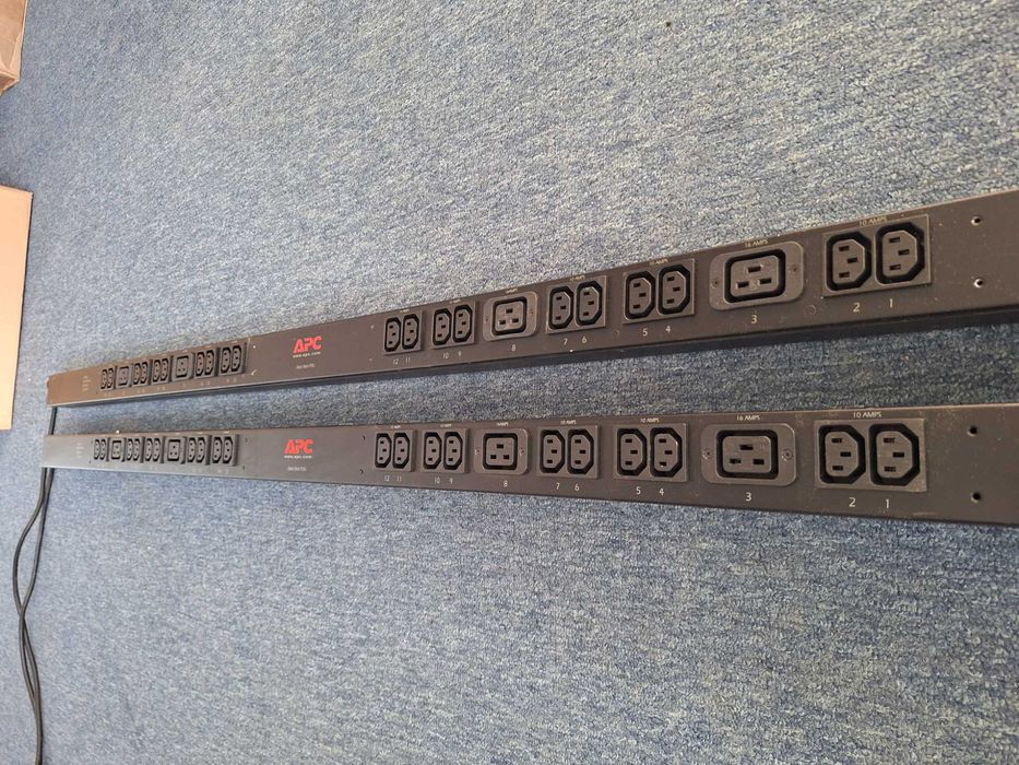 APC Rack PDU, Zero U,16 A, 230 V, (20) C13 şi (4) C19; IEC309, AP7551