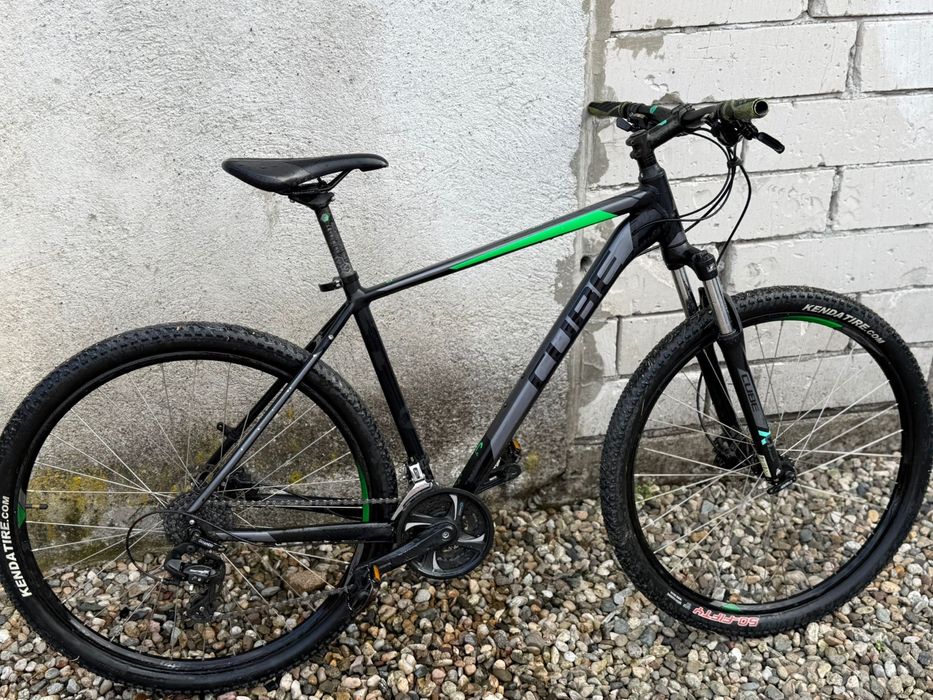 Bicicleta Cube 8 viteze