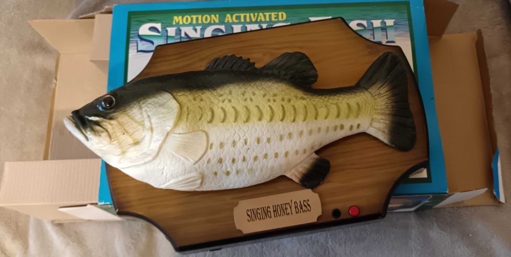 Vand peste muzical Singing Honey Bass nou la cutie (SUA)