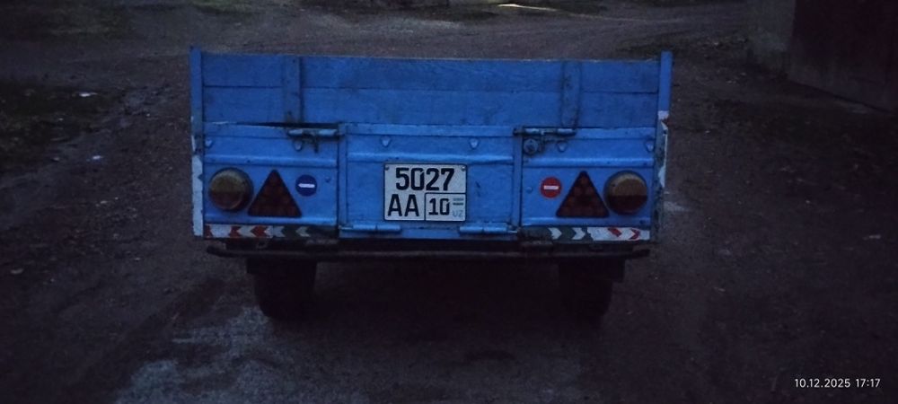 Engil boʻrtli tirkama (прицеп)xujjati bor