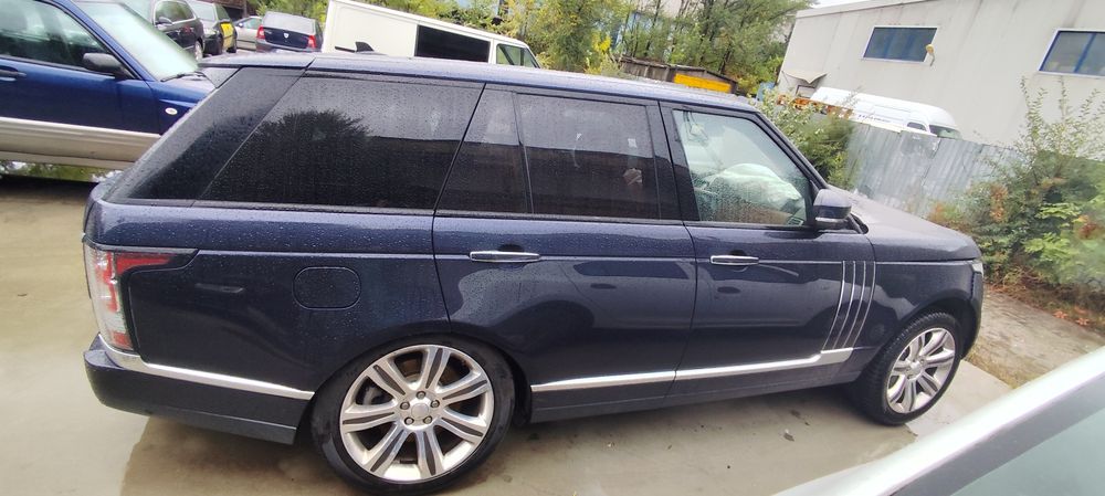Range rover 4.4 svo autobiography avariat doar pentru piese