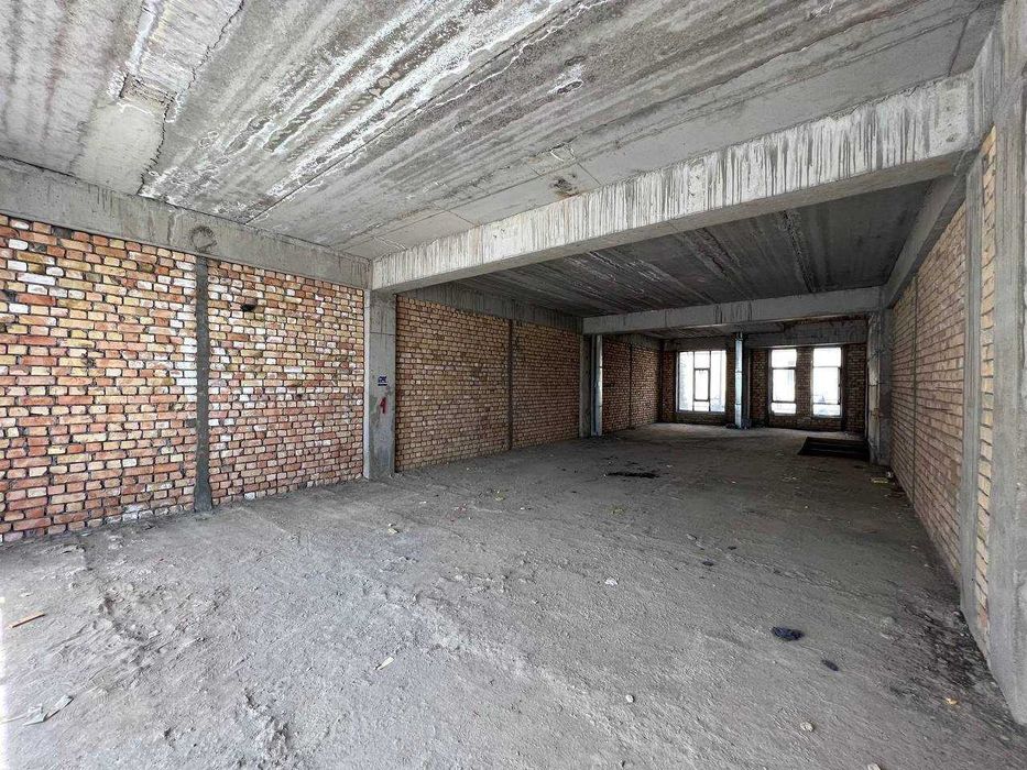 Продаётся помещение 450м2  Ориентир: ул. Махтумкули, ЖК New life