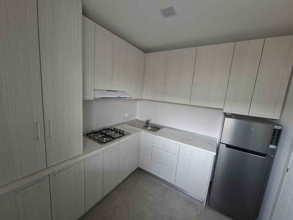 Garsoniera de inchiriat Hils Republica