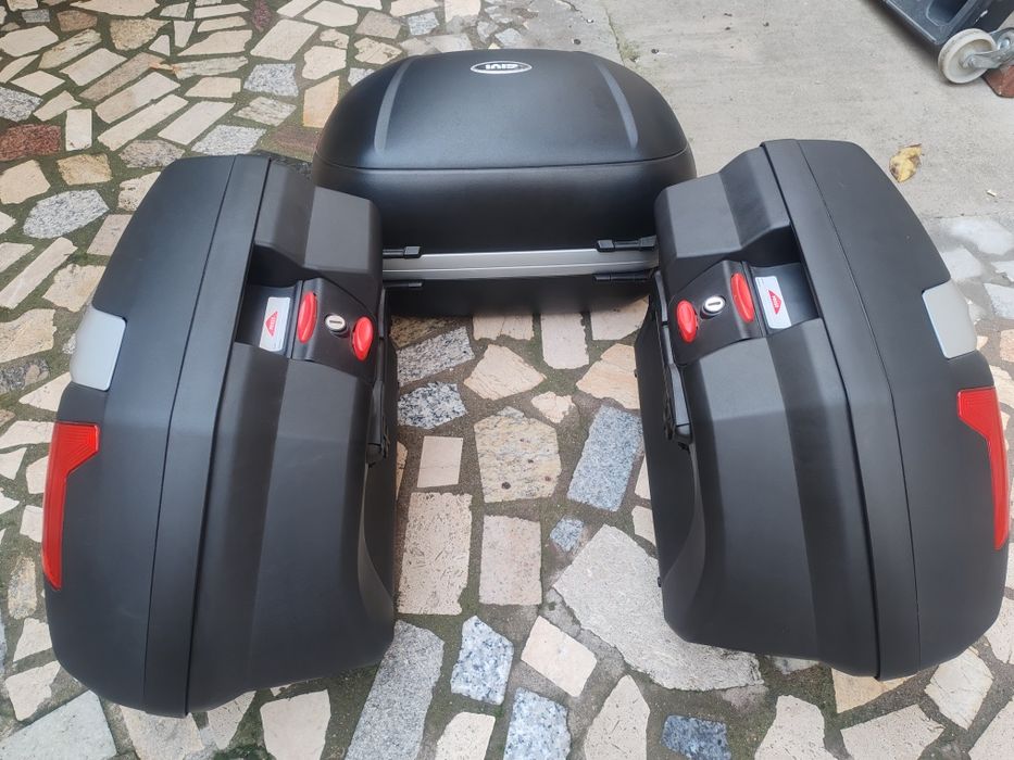 Topcase și sidecase GIVI