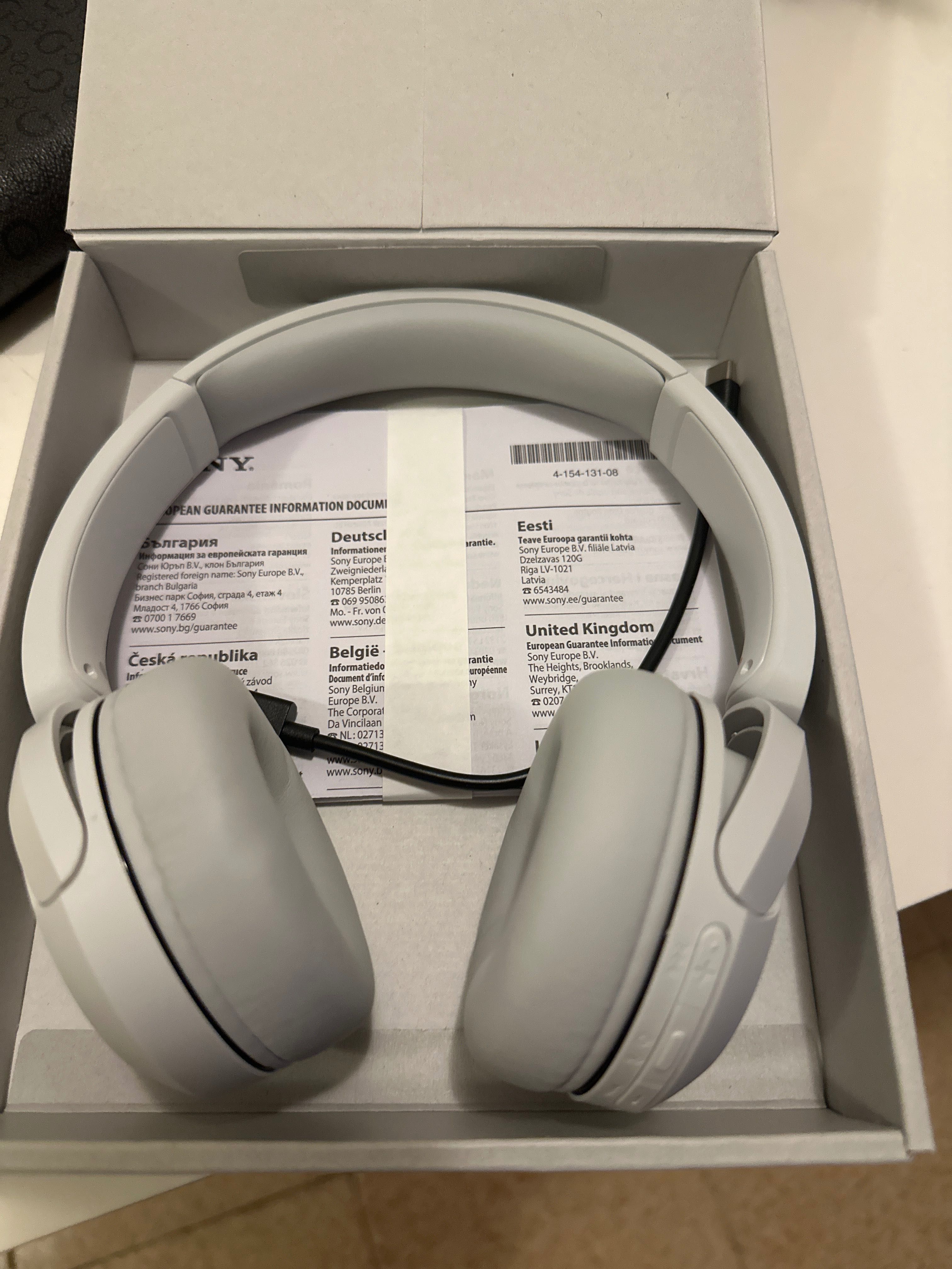 Слушалки Sony безжични чисто нови
