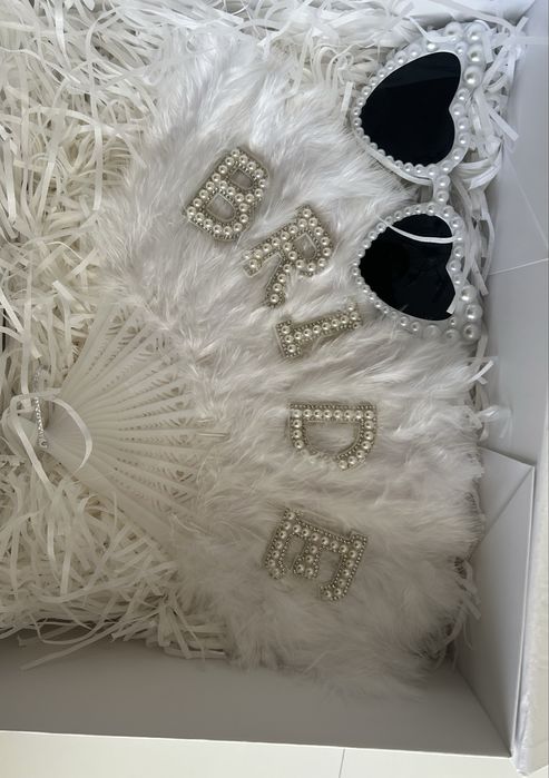 Кутия с аксесоари за булка