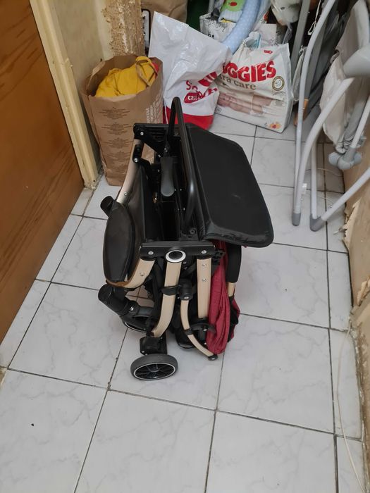 În stare bună de funcționare, toate accesoriile, cutie originala.