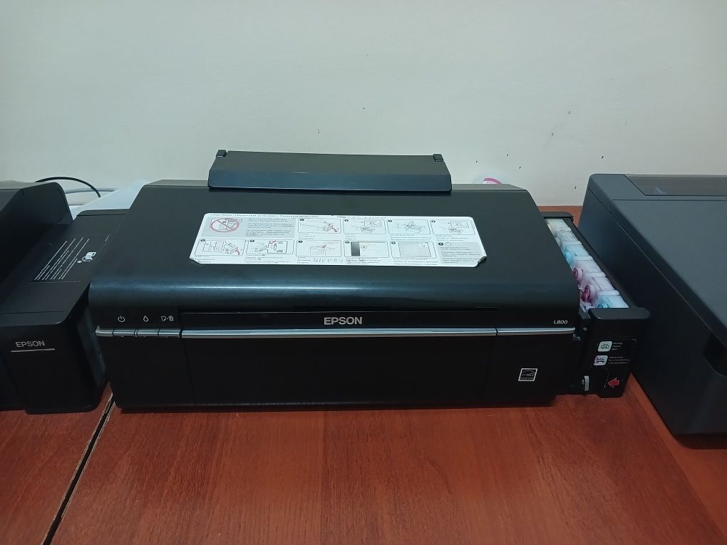 Принтер для фото epson L 800 продаётся. 2 штуки
