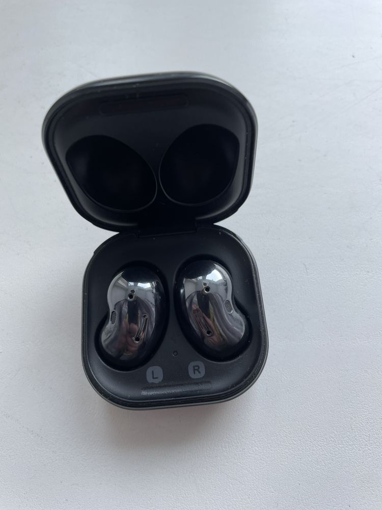 Samsung galaxy buds live