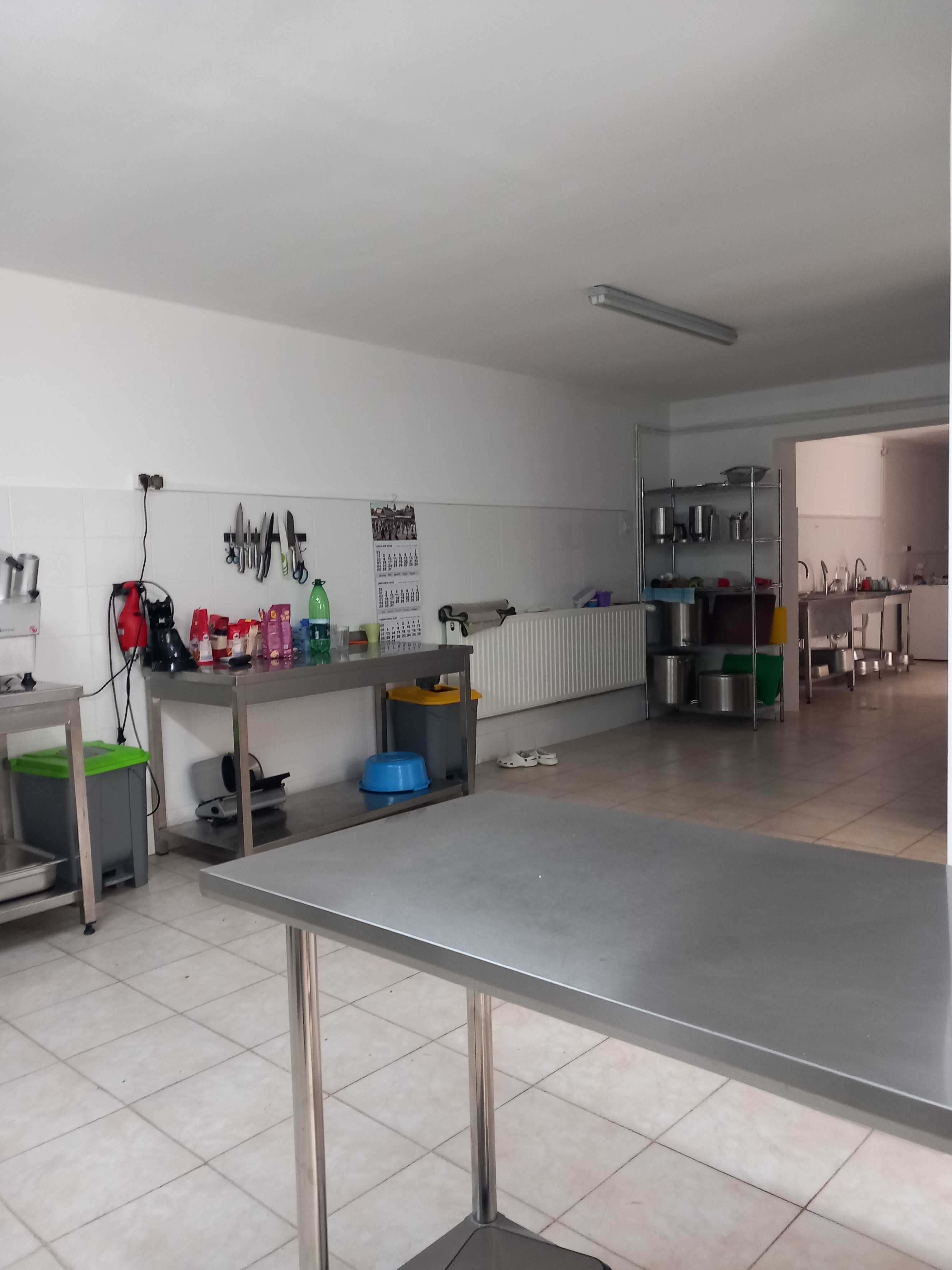 Inchiriez spatiu comercial 120 mp