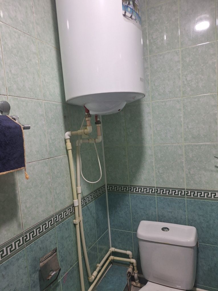 JIzzax shahar markazida 3 xonali uy sotiladi