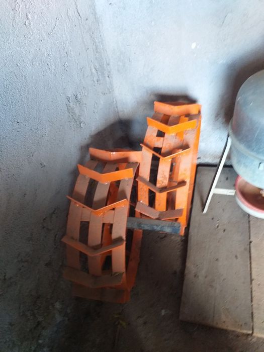 Vand roți metal și plug pentru motocultor