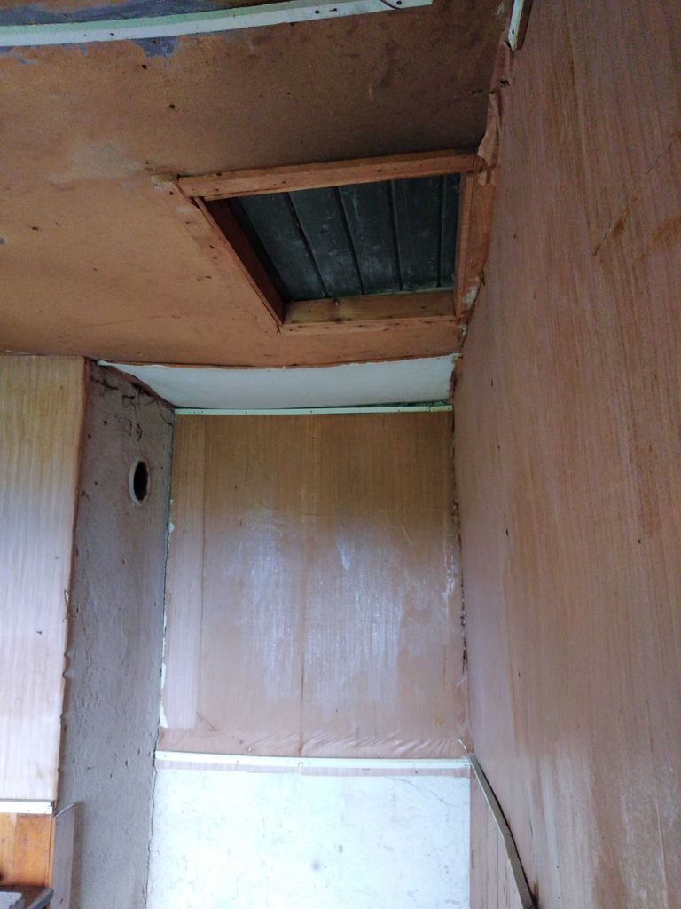 Продава се Къща в София, Света Троица - 30 кв.м за 425 €/кв.м - Снимка #15
